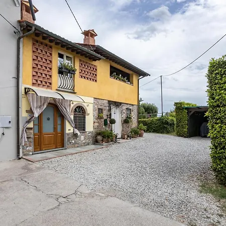 Bright Flat With Private Parking! Apartment Lucca Exterior photo
